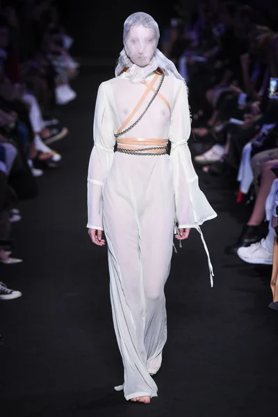 Look 33